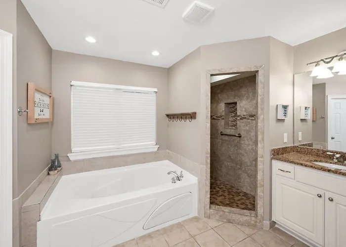 Eden's Waters-sleeps 19, Beach, Htd Prv, Pool, Golf, Arcade, Lux Services, Strlnk Holiday home Gulf Shores